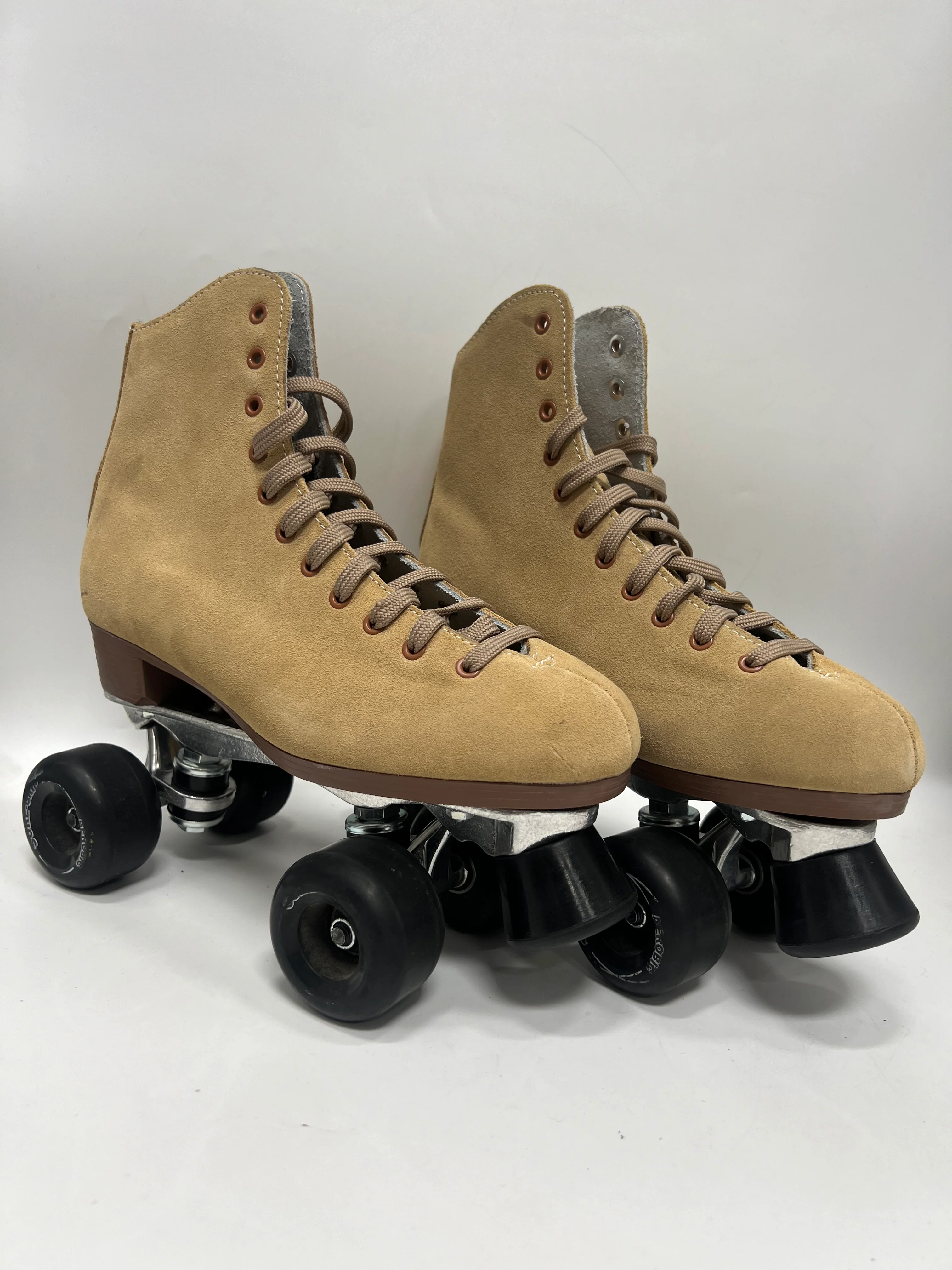 Sure-Grip Tan Suede Boardwalk Skates - Size 8 *BLEM* - Image 5