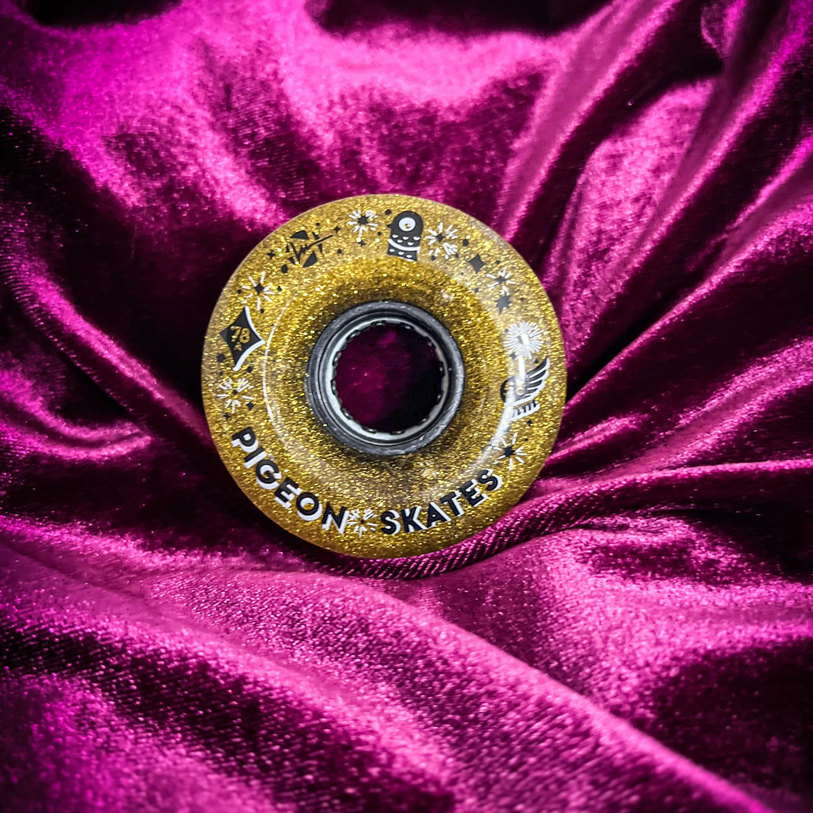 Pigeon Luminous Gold Wheels - Image 5