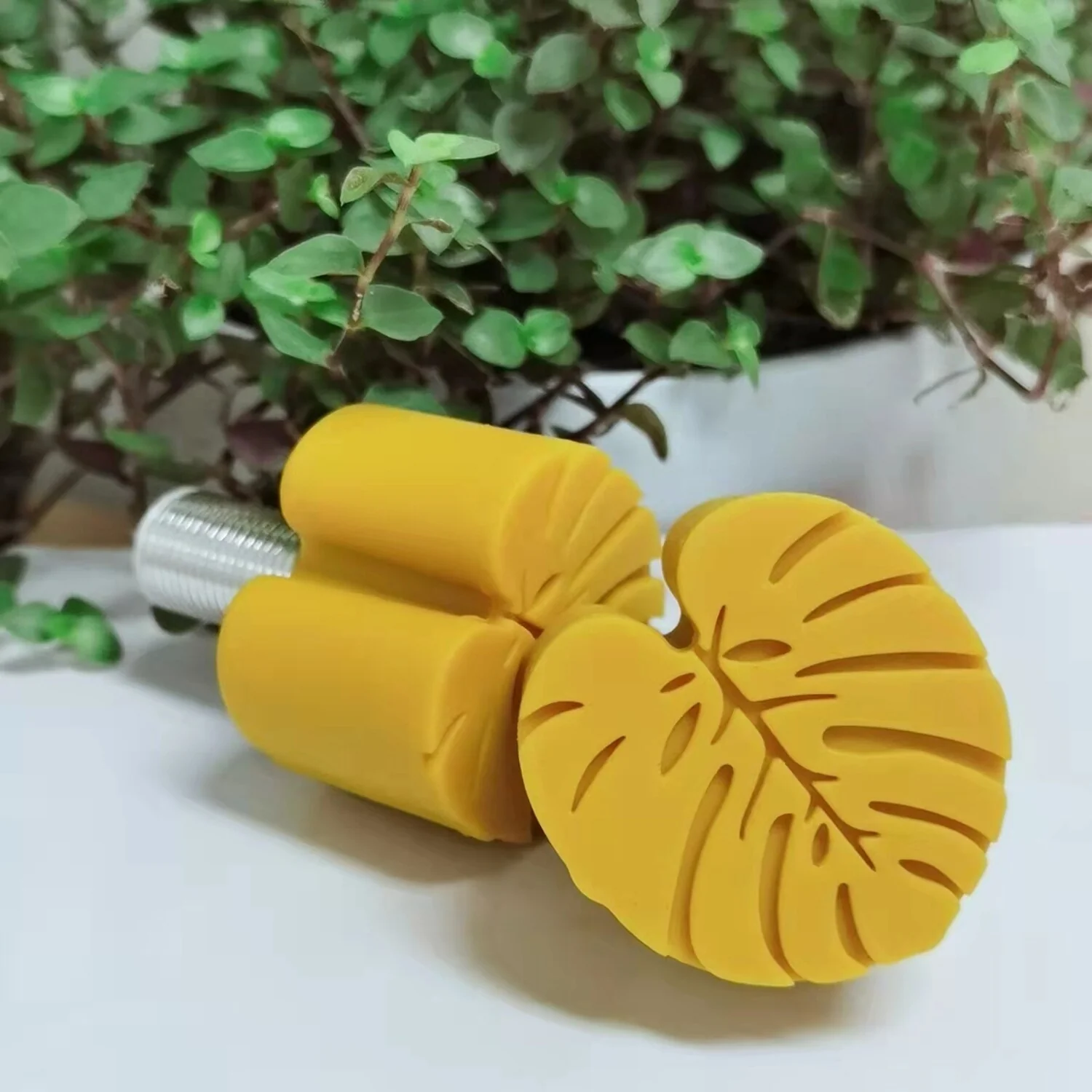 Monstera Toe Stop - YELLOW