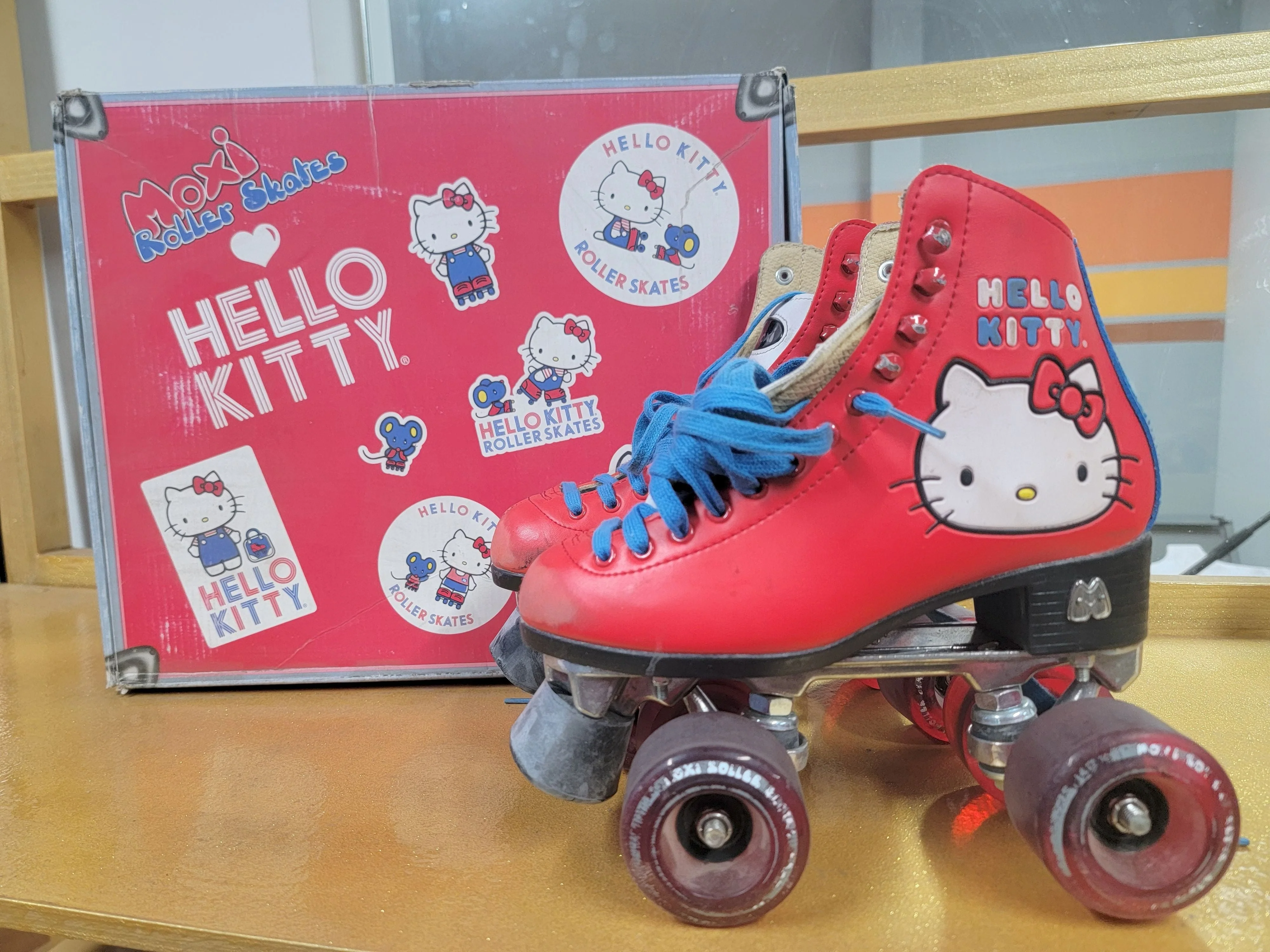 **RARE LIMITED EDITION **Moxi x Hello Kitty Collab Roller Skates Size 8