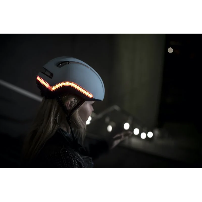 Nutcase VIO Light Up Helmet - Image 7