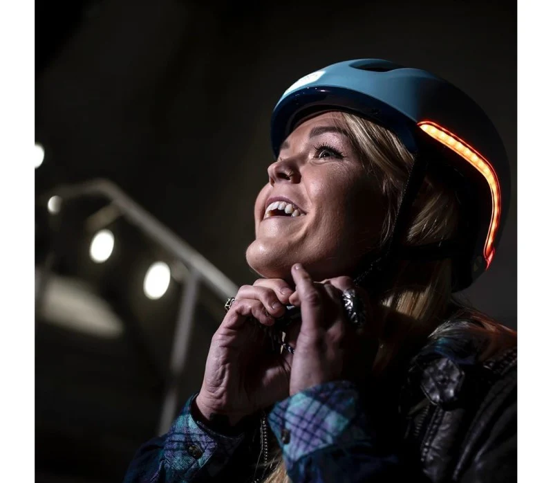 Nutcase VIO Light Up Helmet - Image 8