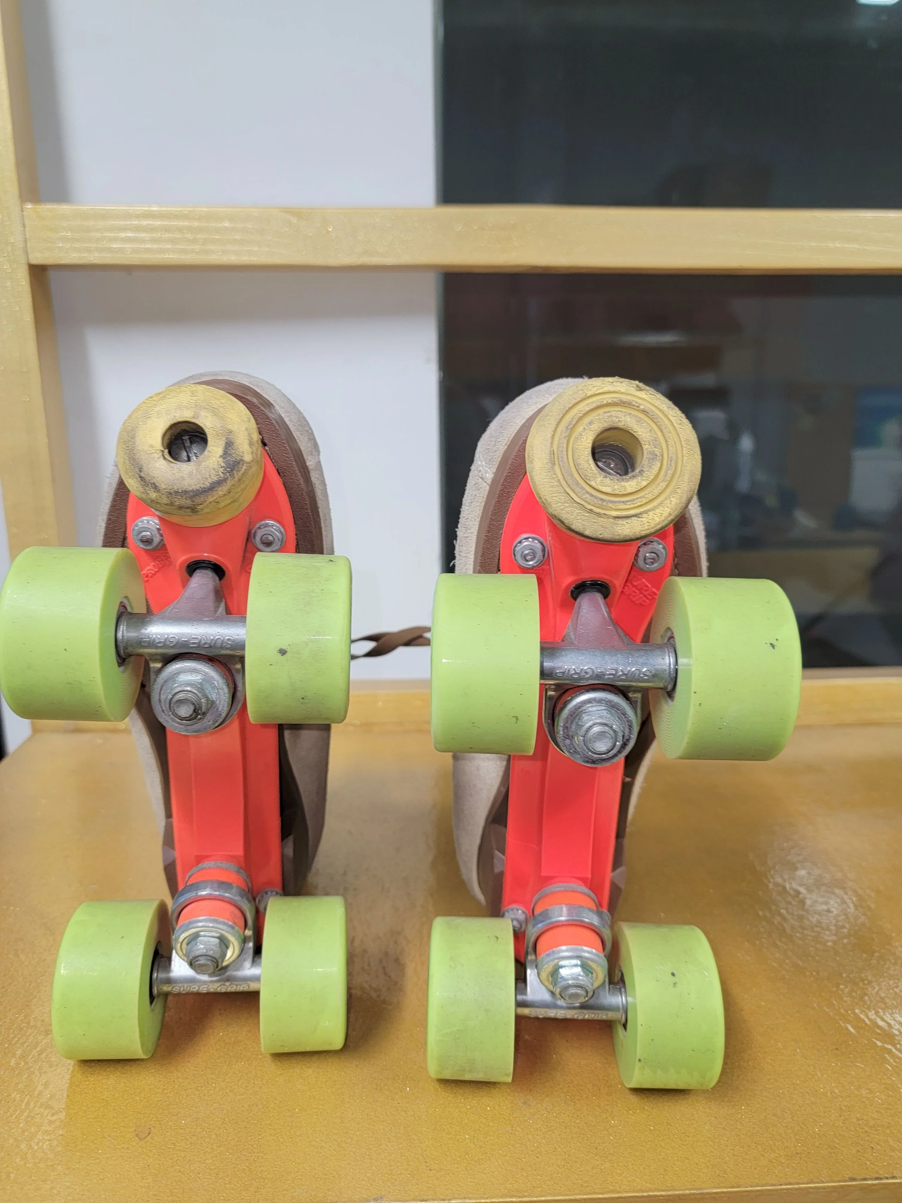 Sure Grip Rental Skates Size 8 - Image 4