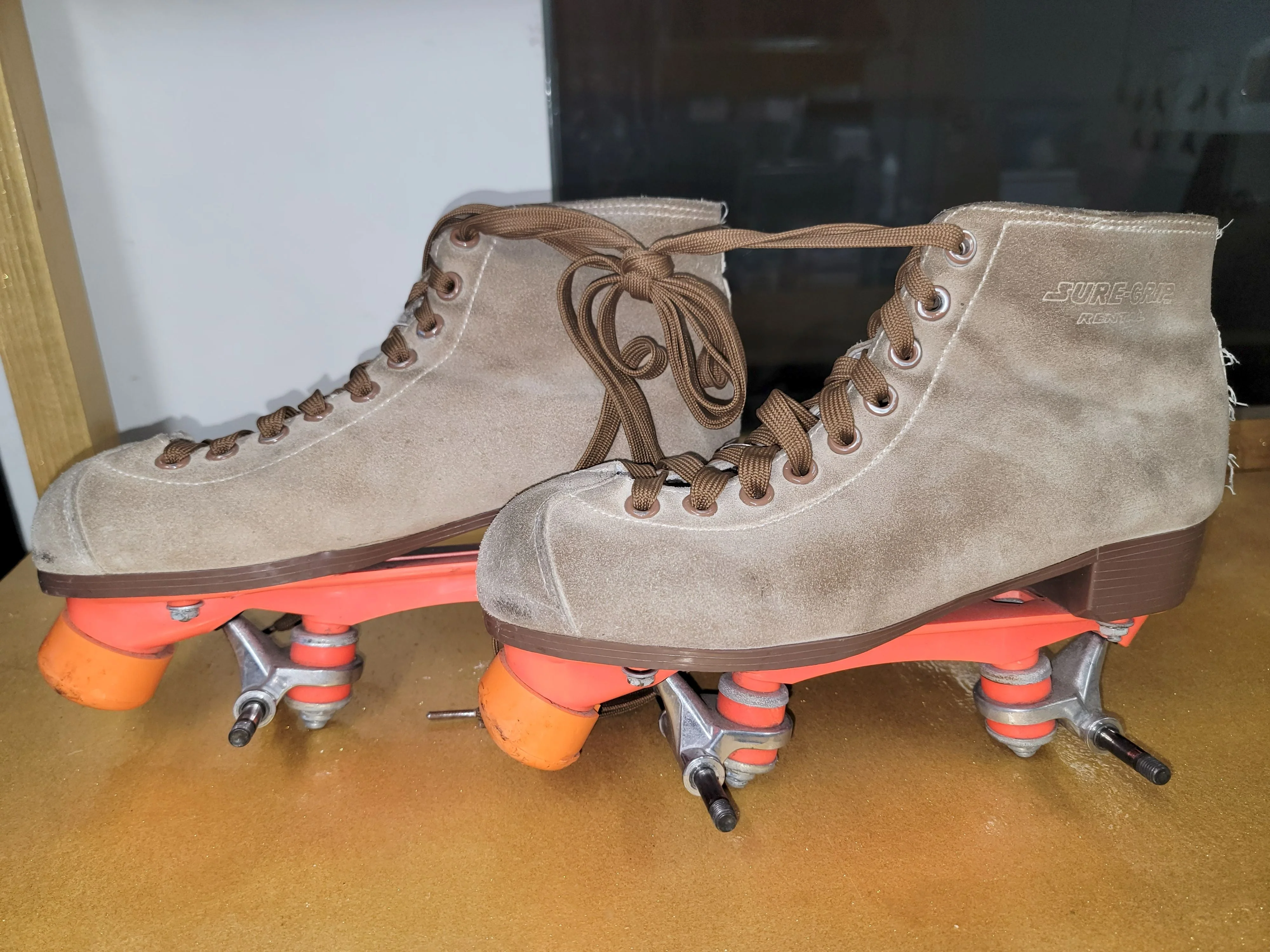 Sure Grip Rental Skates Size 9 - Image 2